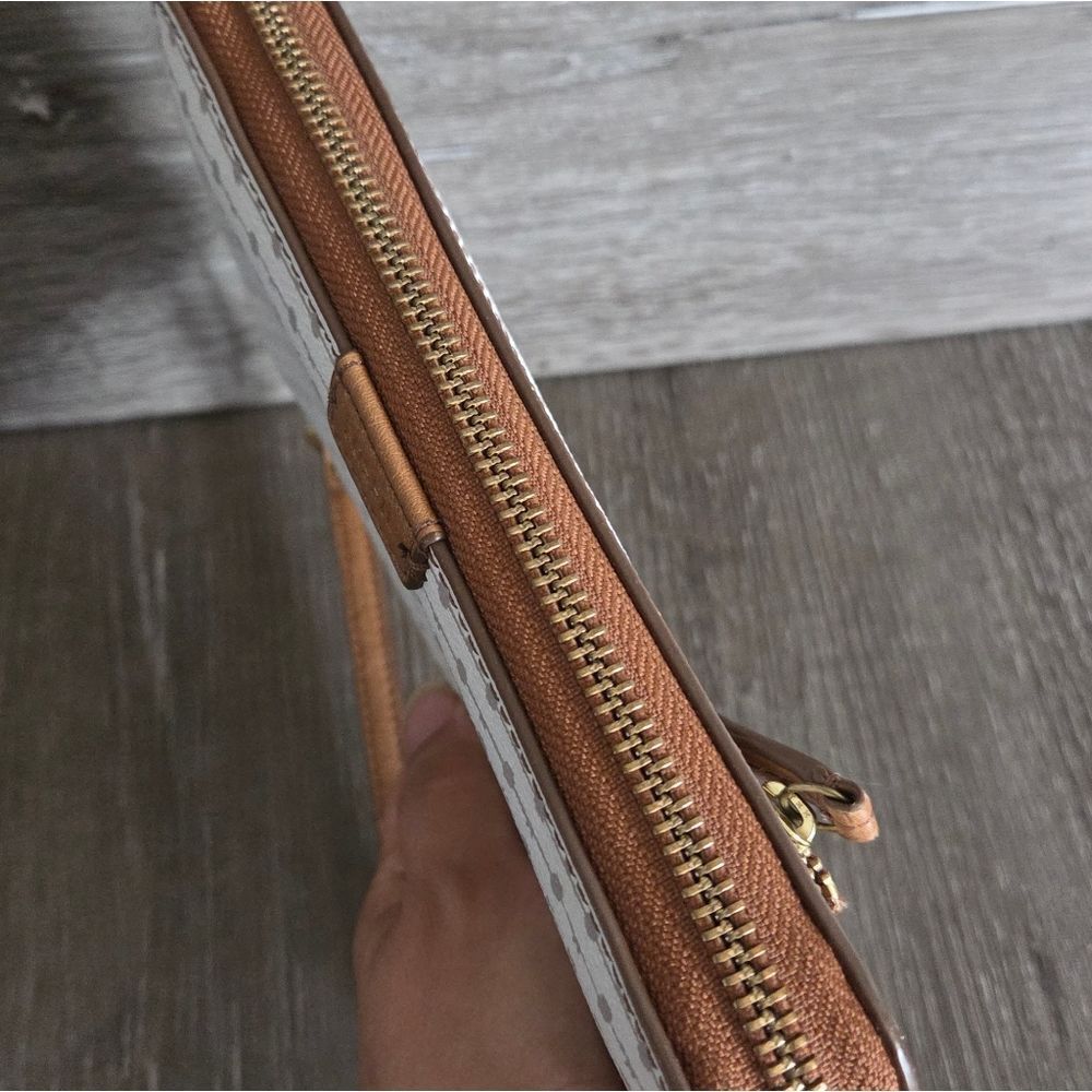 Fossil Emma RFID Zip Around Printed Wallet - Picture 3 of 7